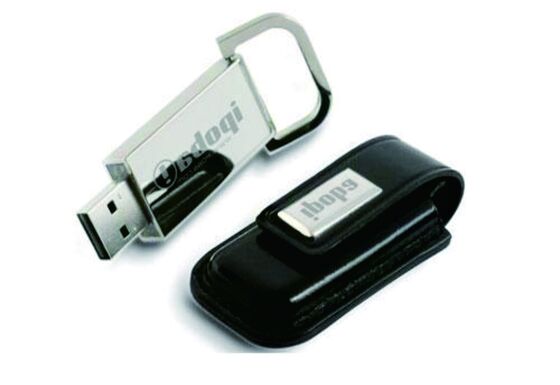 Skórzany dysk flash USB OEM w kolorze brązowym, stylowe, trwałe, przenośne rozwiązanie do przechowywania danych, idealne na prezenty firmowe i imprezy
