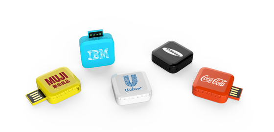 Gumowy olej Plastyczny pamięć USB Prędkość odczytu USB 2.0 8-15MB/S Pełna pamięć klasyfikowana jakość A