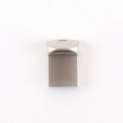 Czasy towarów masowych 5–7 dni Metalowy dysk flash USB oferujący prędkość zapisu 8–15 MB S Szybkość odczytu 13–20 MB S Urządzenie do przesyłania danych