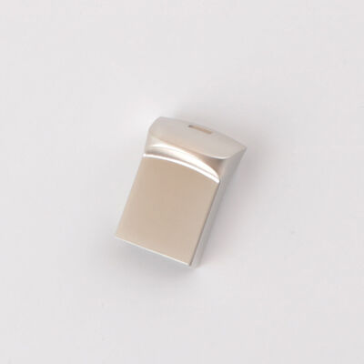 Czasy towarów masowych 5–7 dni Metalowy dysk flash USB oferujący prędkość zapisu 8–15 MB S Szybkość odczytu 13–20 MB S Urządzenie do przesyłania danych