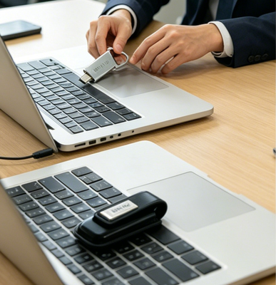 Skórzany dysk flash USB OEM w kolorze brązowym, stylowe, trwałe, przenośne rozwiązanie do przechowywania danych, idealne na prezenty firmowe i imprezy