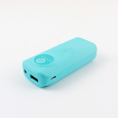 LED Light Plastikowy przenośny power bank 2400 MAH 18650 akumulator litowo-jonowy