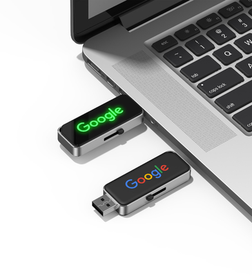 2gb Grawory Logo Crystal Flash Drive Błyszczący podczas pracy na komputerze z światłem LED