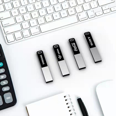 Laser Logo Shinny LED Light Pamięć USB 2.0 Wysoka jakość Pełna pamięć